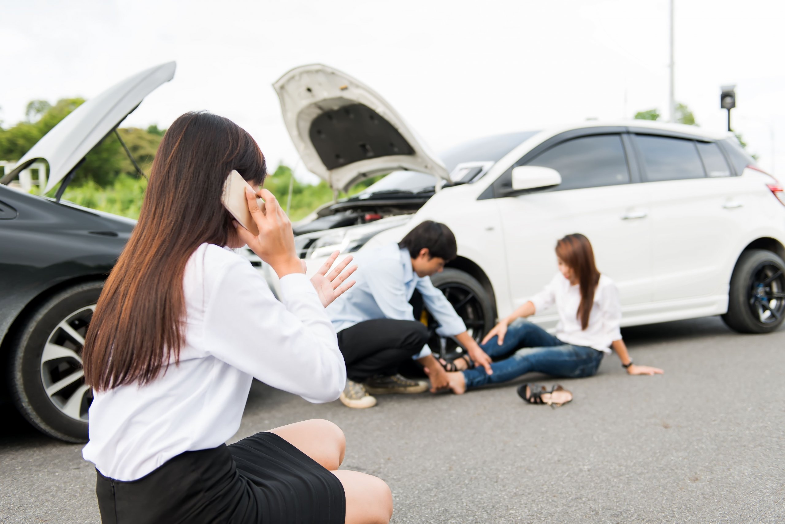 保険会社に連絡のイメージ